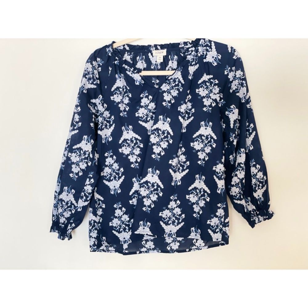 J. Crew Factory Navy Floral Long Sleeves Blouse Preppy top Size XS- Small A4